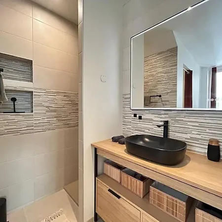 Chez Aya Апартаменты *